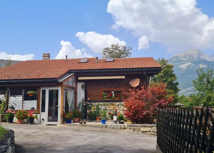 Appartement Haus - Bei Einfahrt Grosser Nussbaum By Interhome Leuk